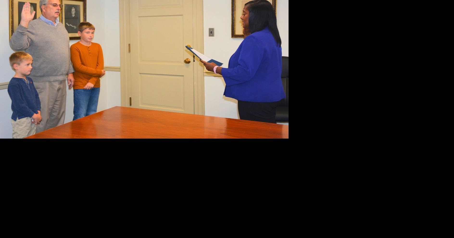 Sutton sworn in as Betterton mayor Local