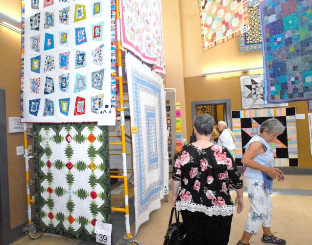Crowds flock to Oxford quilt show Local