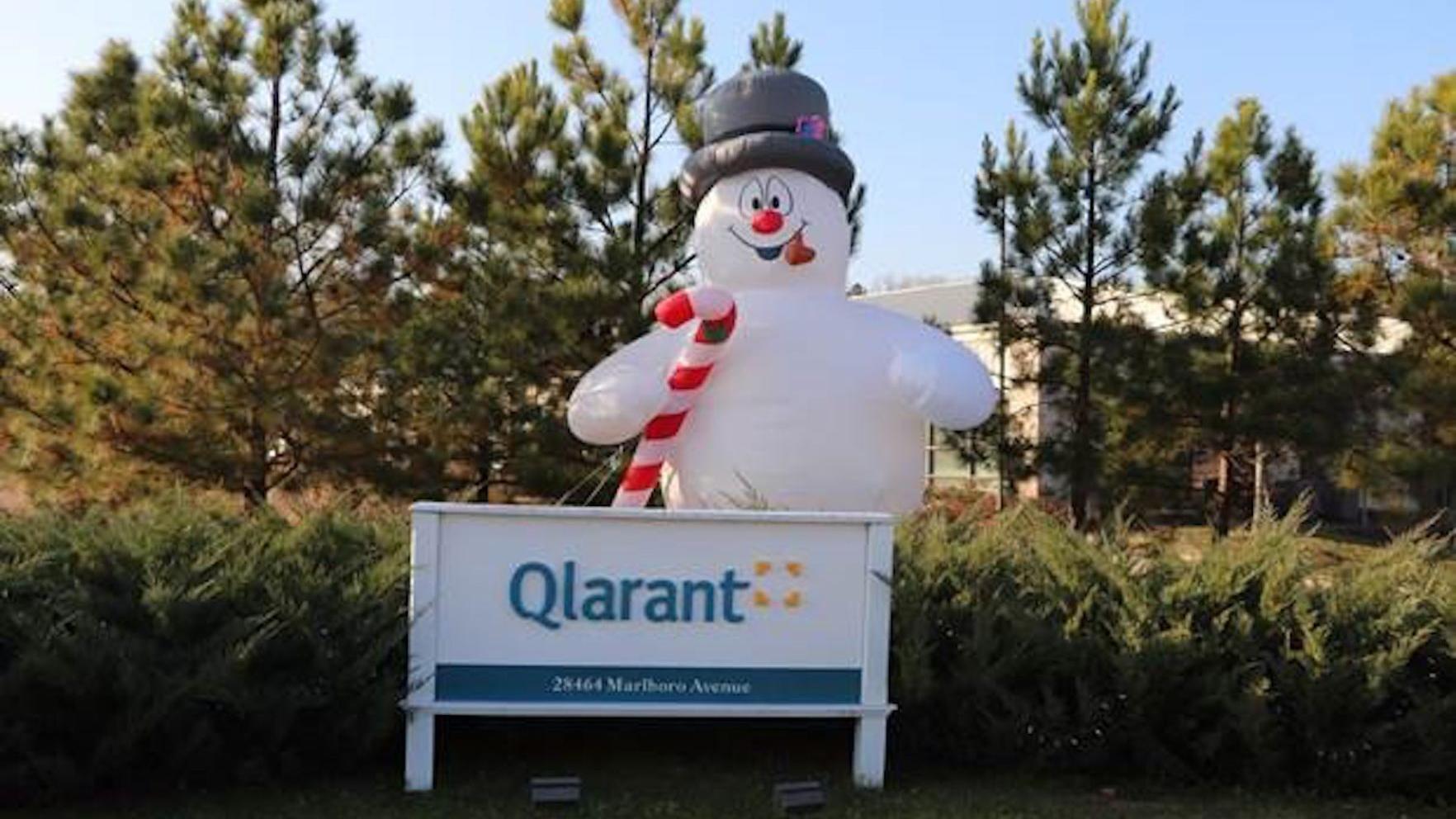 Easton's Frosty the Snowman caper begins after thieves steal 18-foot inflatable decoration - Vimarsana News