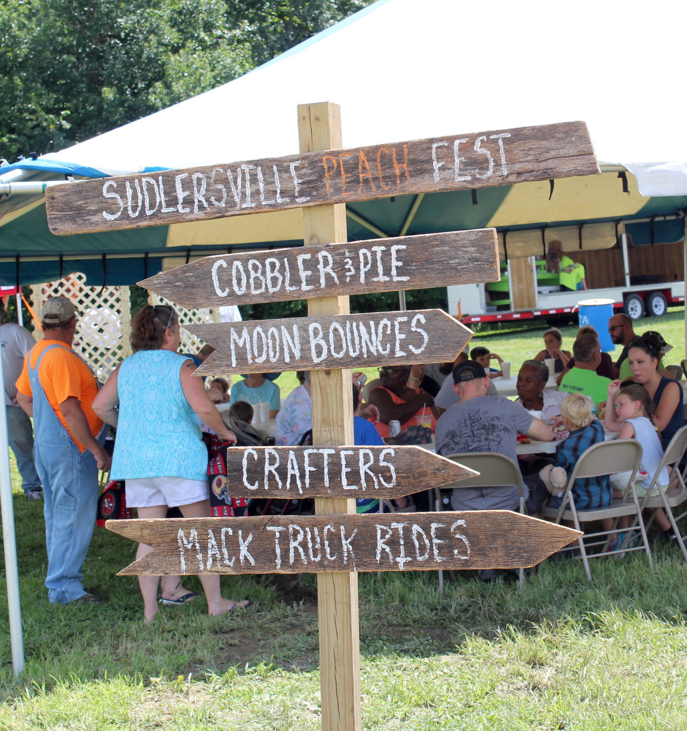 Godfrey's holds 5th annual Peach Festival Local