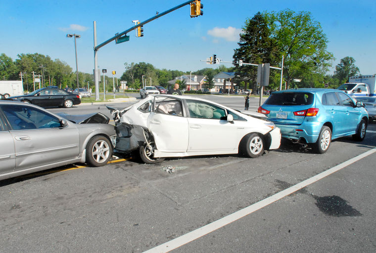 Fivecar pileup caused by texting, police say Photos