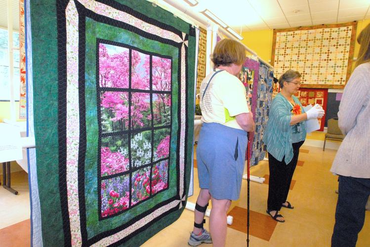 Crowds flock to Oxford quilt show Local