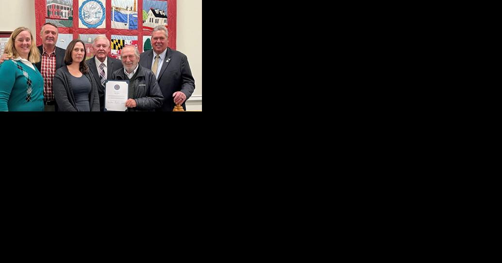 Wayne Gilchrest honored for volunteer work - Vimarsana News