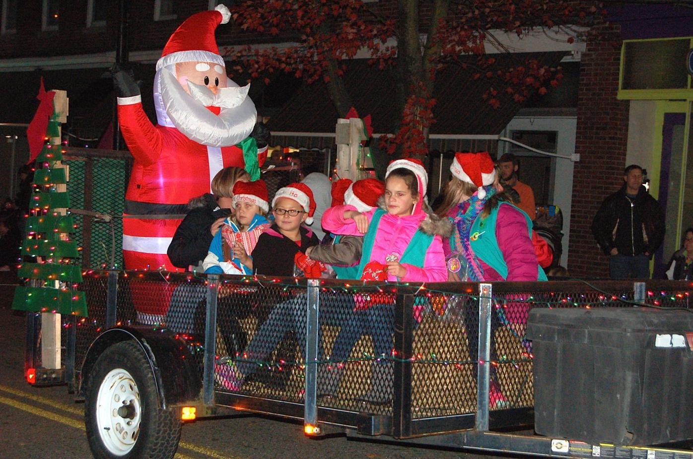 Photo Gallery 2016 Denton Holiday Parade Photos