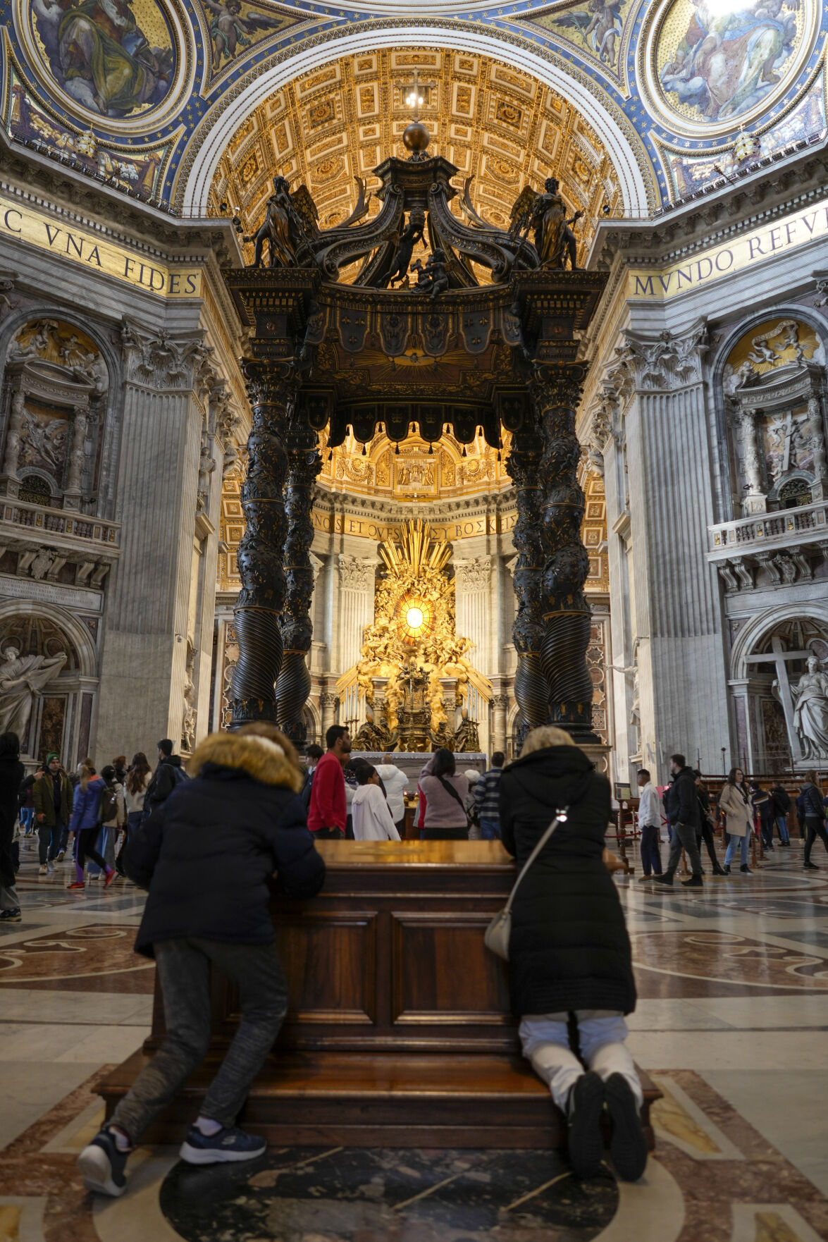 Vatican Unveils Plans For Restoring Bernini's Canopy In St. Peter's ...