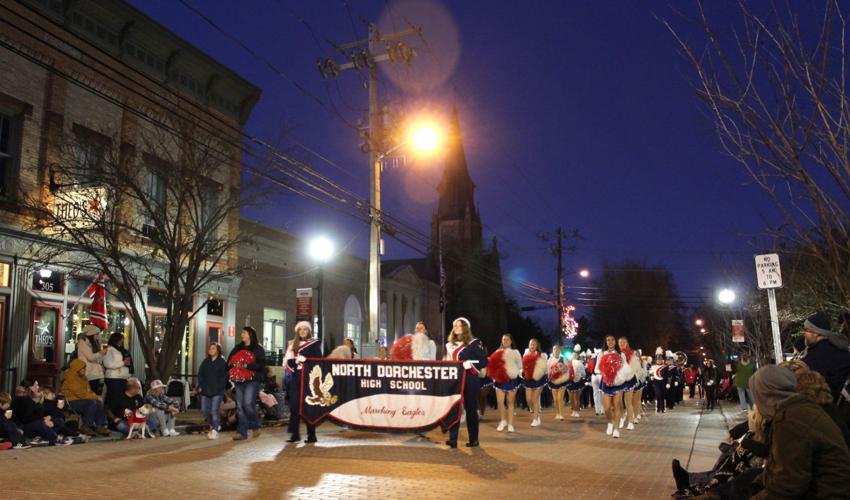 Cambridge Christmas parade features 'Past and Present' Local