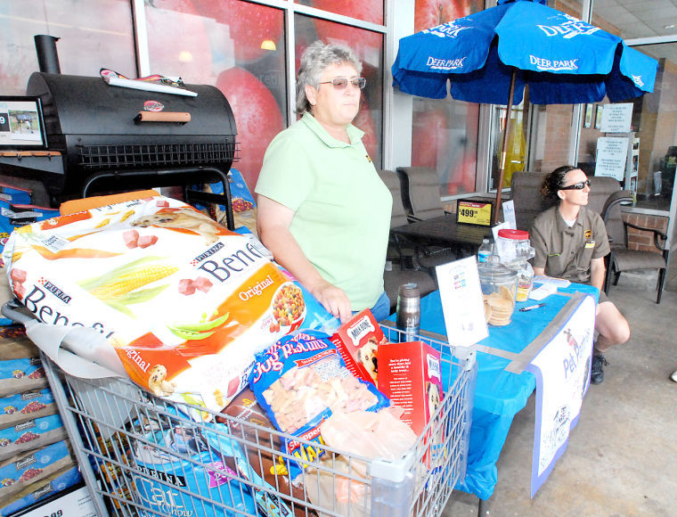 Pet Pantries hold drive for hungry pets Local