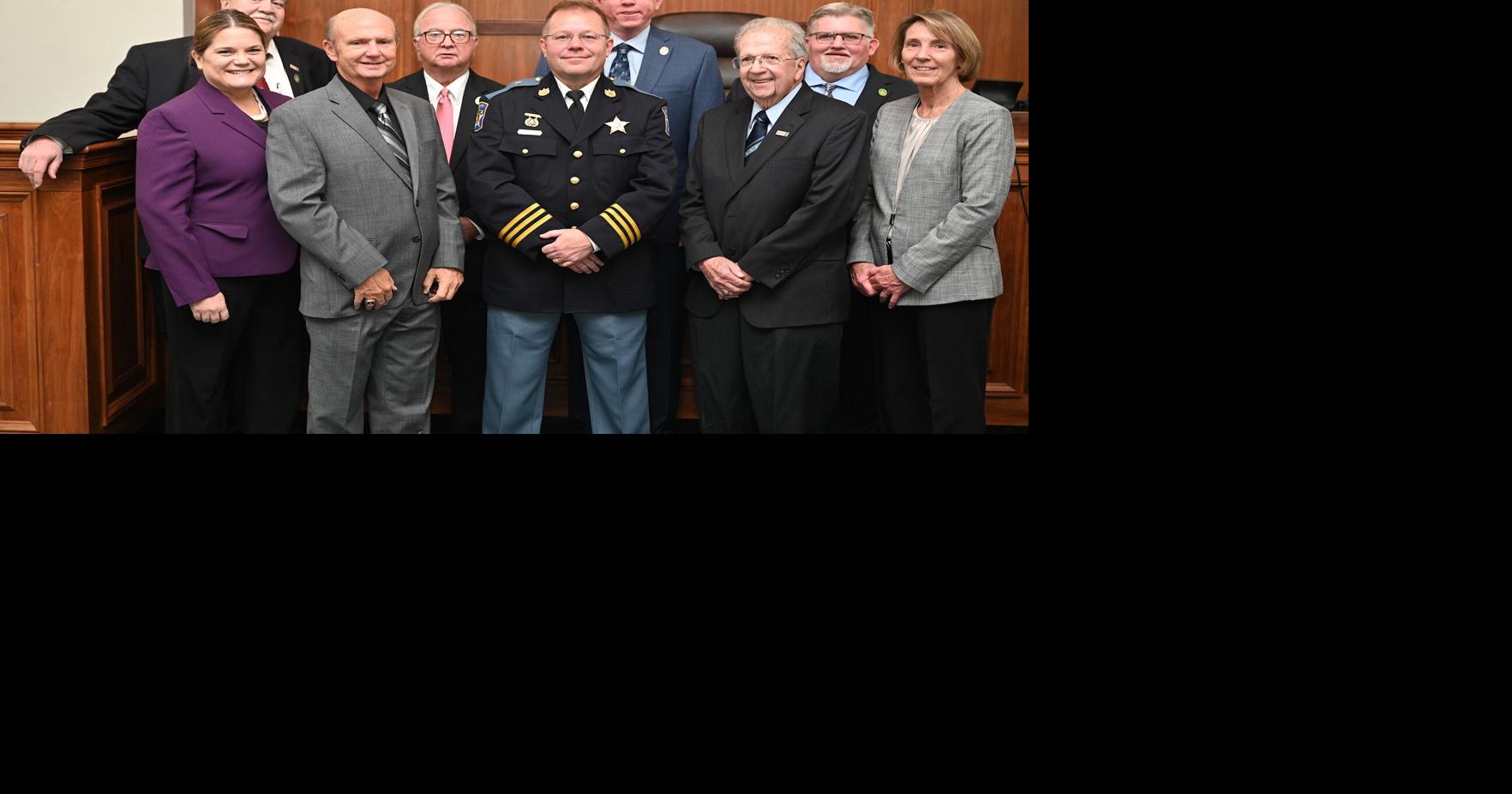 Elected officials officially sworn in at courthouse | Local | stardem.com