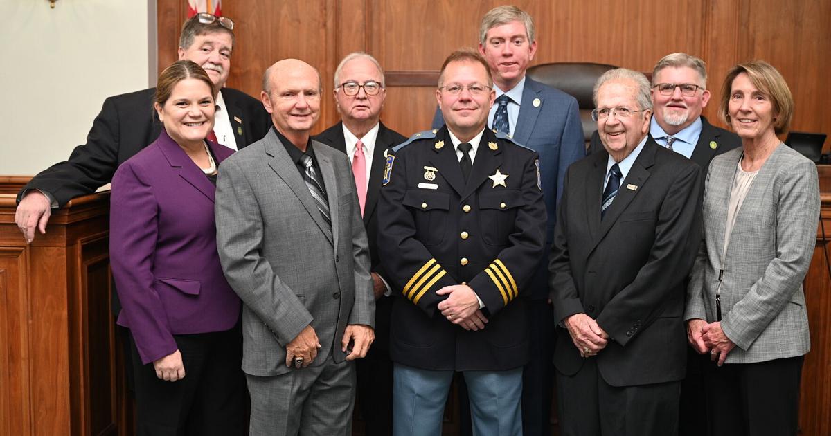 Appoint Officials Elected officials officially sworn in at courthouse | Local | stardem.com