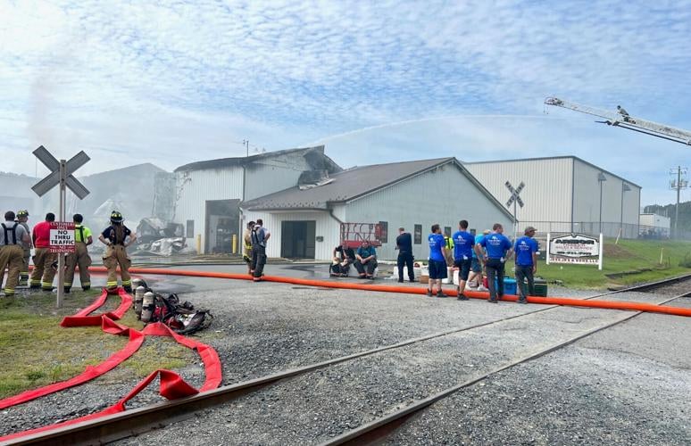 Breaking News: Three Alarm Blaze Forces Mass Evacuation On Salt Lake City'S Main Street - o9oug4r