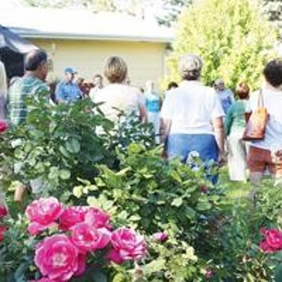 Theatre West Hosts Annual Garden Walk Local News Starherald Com