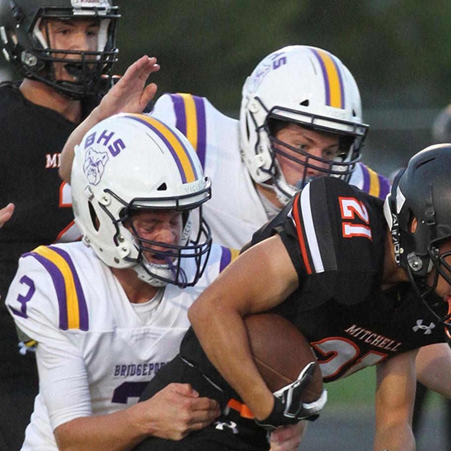 Mitchell Holds Off Bridgeport Sports Starherald Com