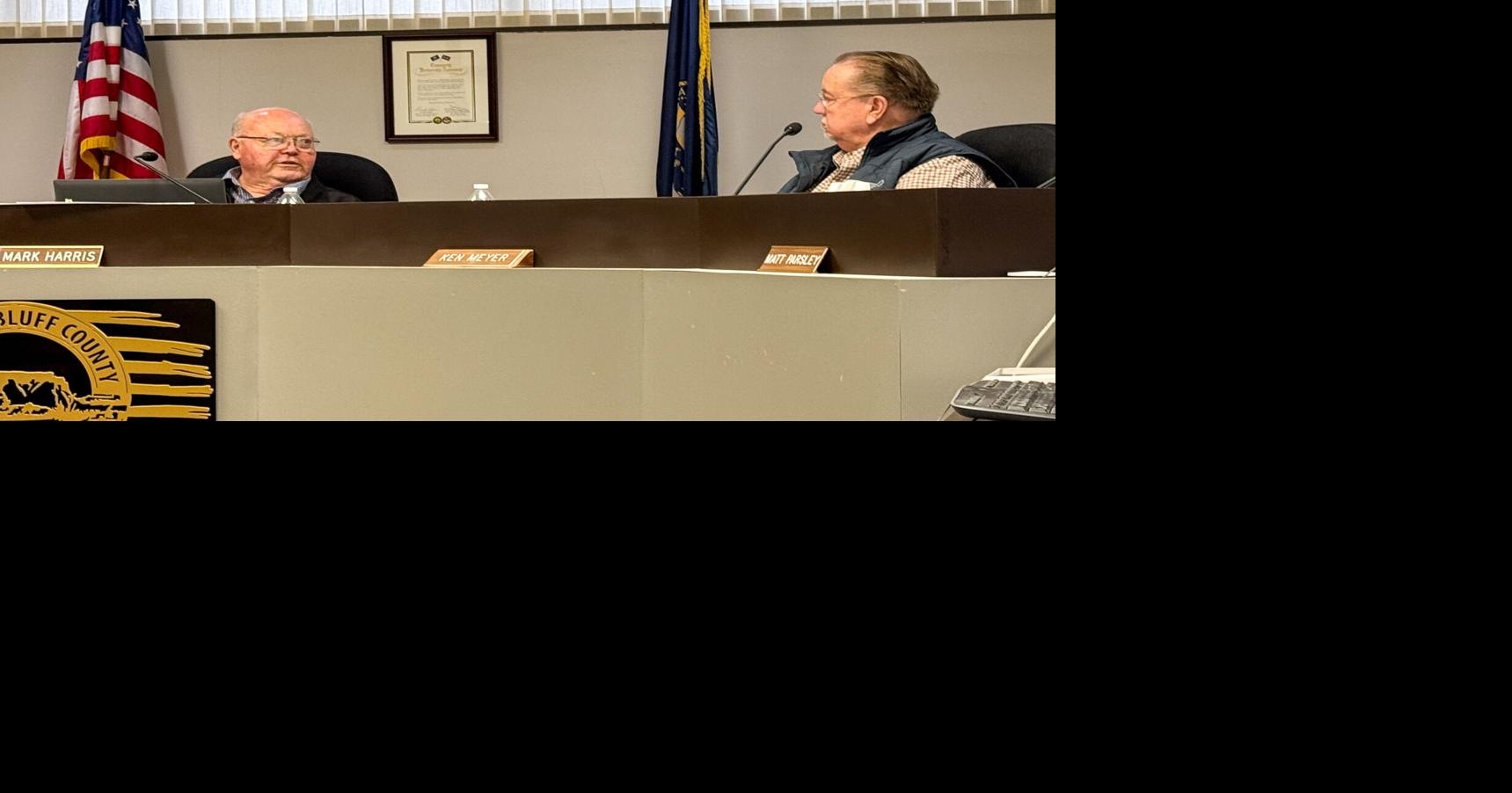 County commissioners vote 3-2 to begin prayer at meetings in April