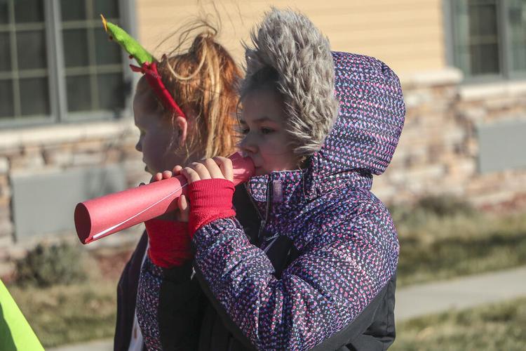 Geil students go caroling at Heritage Estates