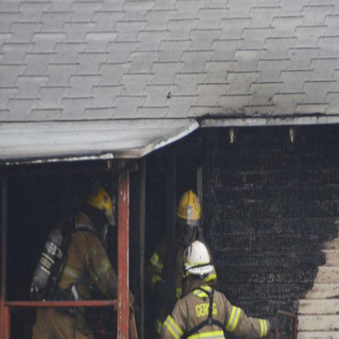 Firefighters Battle Blaze At Apartment Building In Gering Local Starherald Com