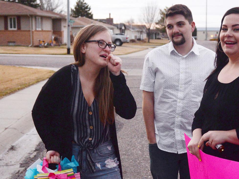 Friends Help 21 Year Old Celebrate Birthday With A Drive By Party Local News Starherald Com