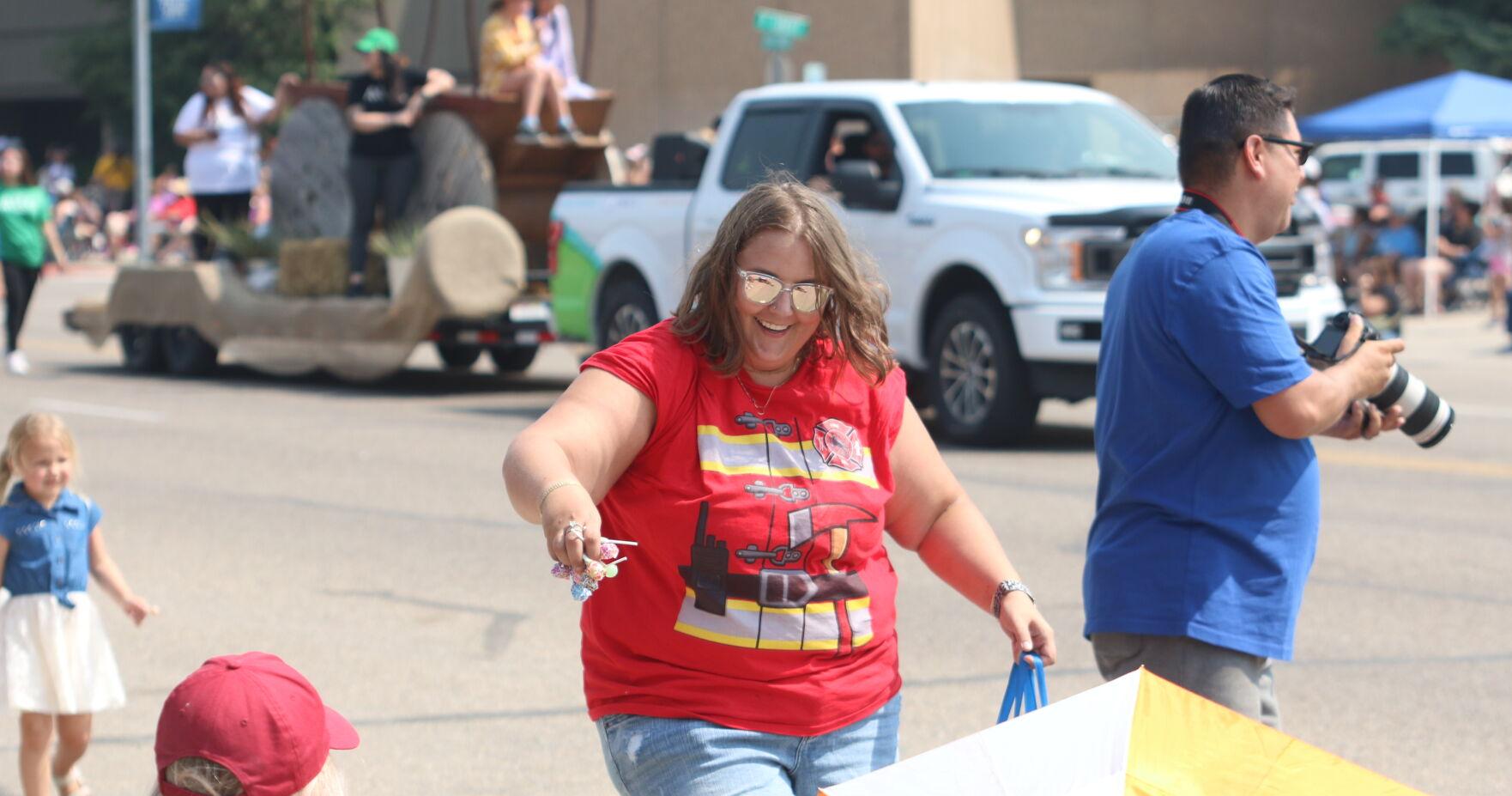 102nd Oregon Trail Days Parade draws a crowd in Gering - Vimarsana News