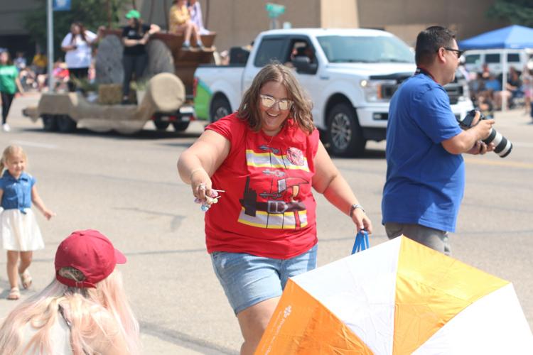 102nd Oregon Trail Days Parade draws a crowd in Gering