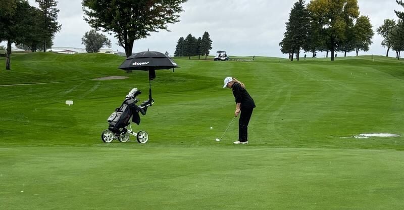 Kleve Tied For Lead at Mustang Invite