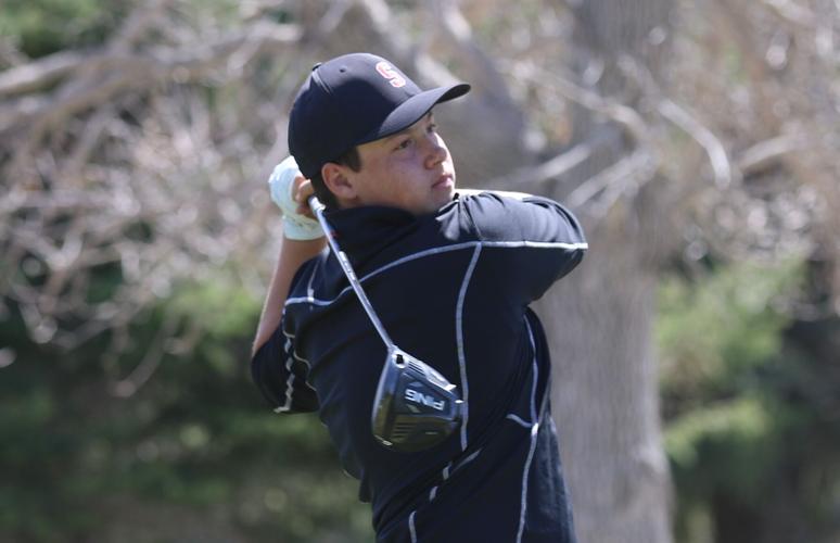 Prep boys golf Scottsbluff wins home invite; Mitchell's Peters top