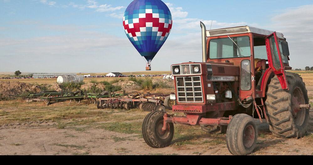 More than 60 balloons take to the sky for Old West Balloon Fest