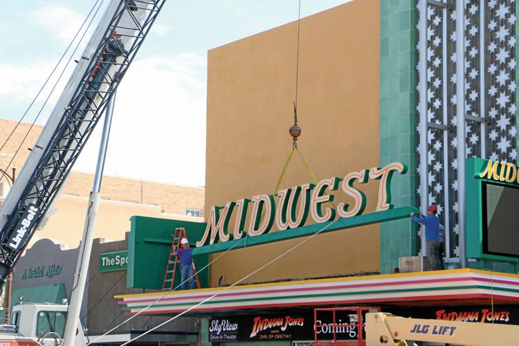 Las Vegas artist working to refurbish iconic sky ceiling at