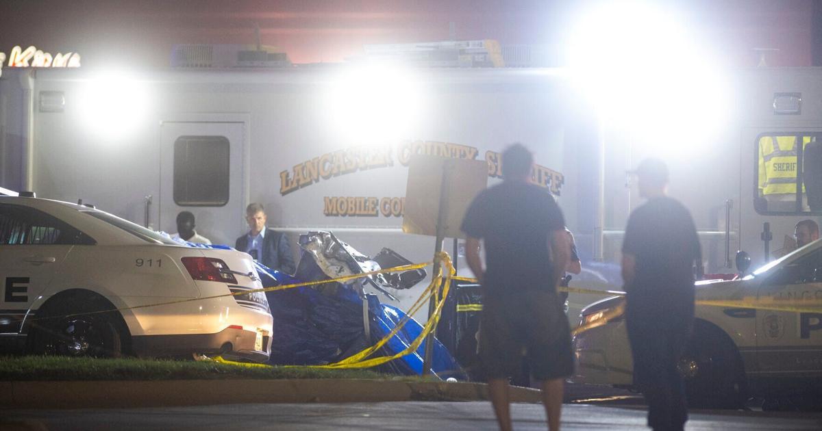 Two dead, 19 injured in Lincoln crash on cruise night | Crime-and-courts Two dead, 19 injured in Lincoln crash on cruise night | Crime-and-courts