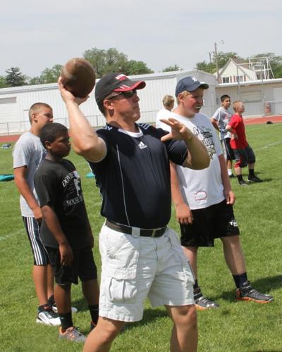 Former Huskers motivate at camp-James Buck