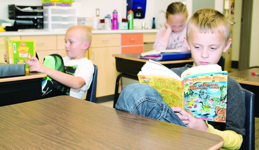 Lincoln Elementary students receive funds for reading | Local News
