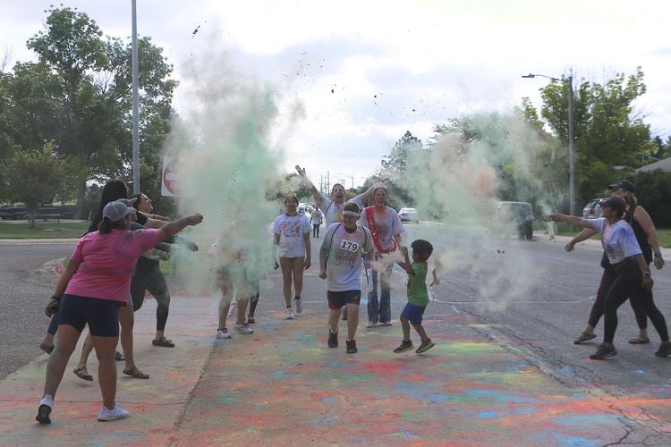Color Dash draws more than 200 runners