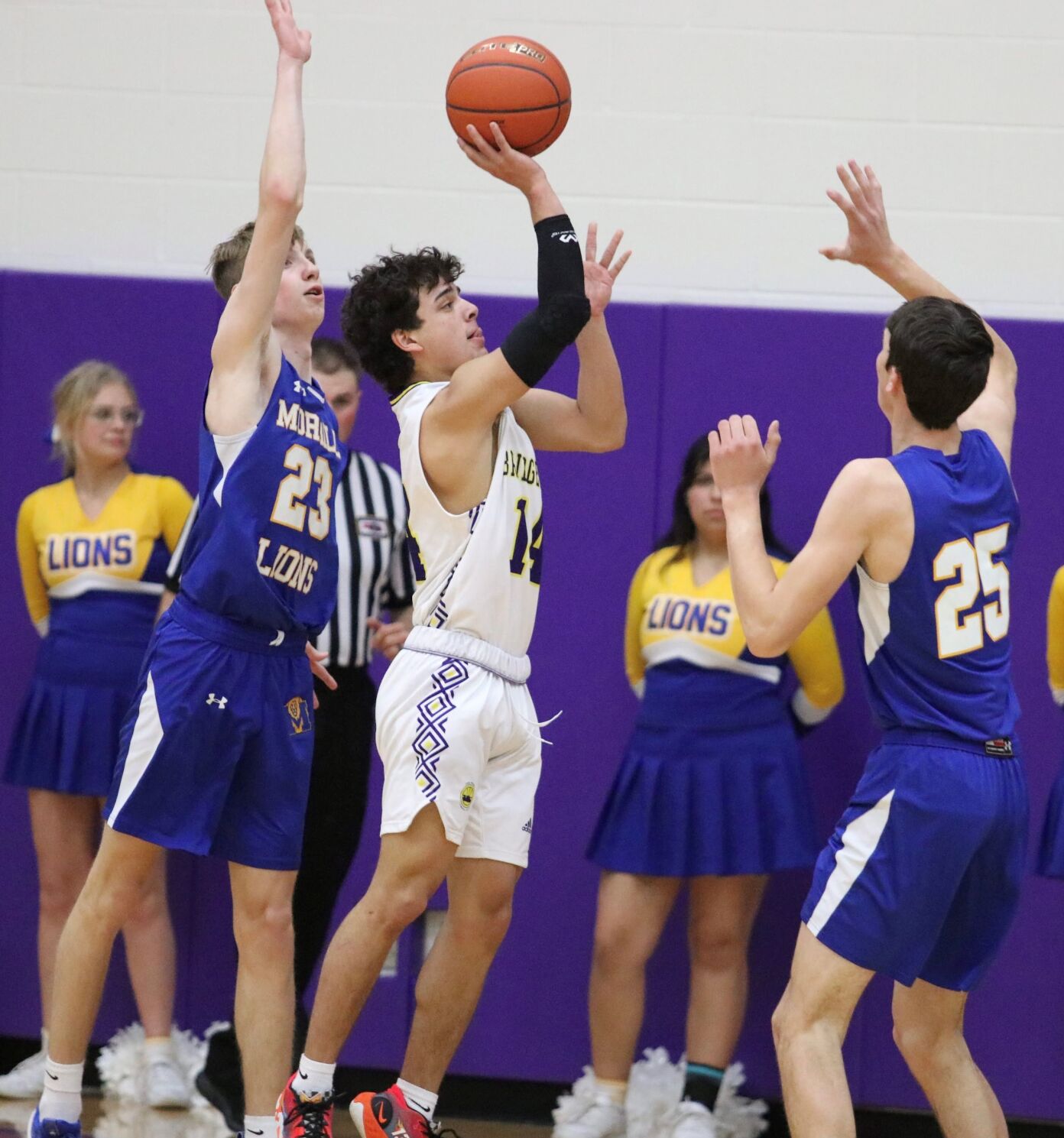 Bridgeport Bulldogs Dominate Morrill in High School Basketball BVM Sports