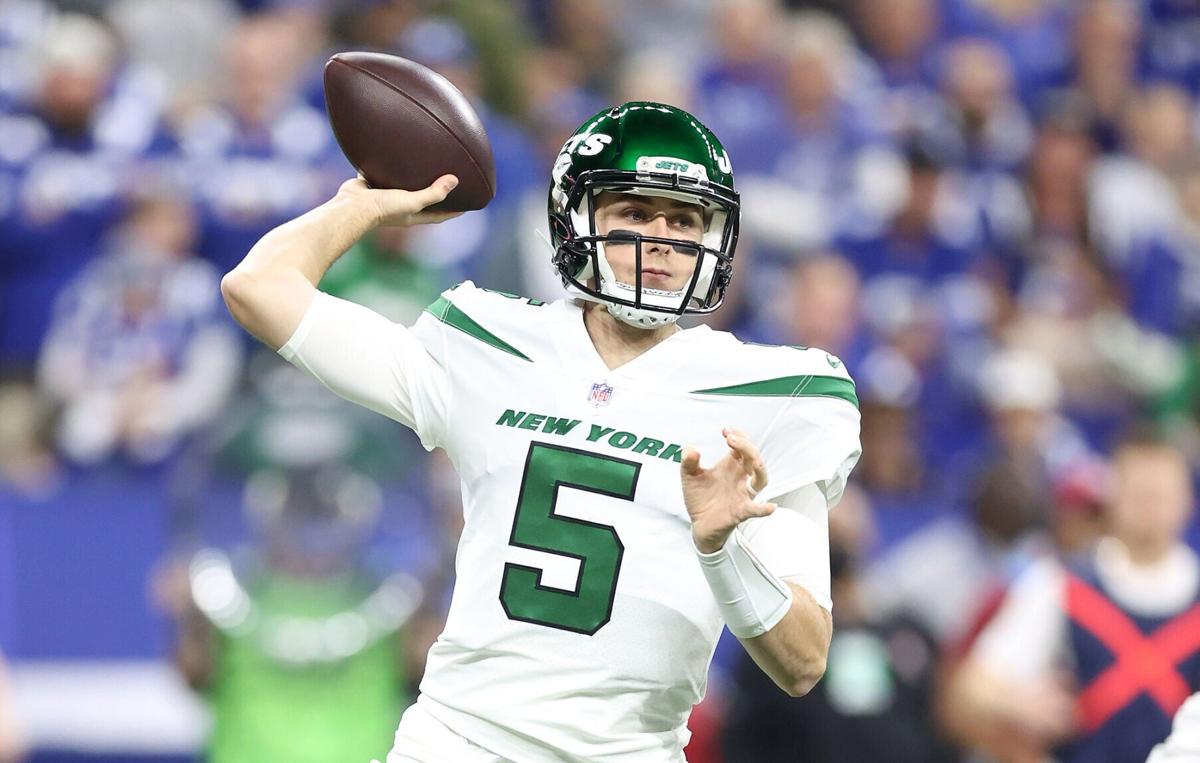 Mike White of the New York Jets against the Indianapolis Colts at Lucas Oil Stadium on November 04, 2021 in Indianapolis, Indiana.