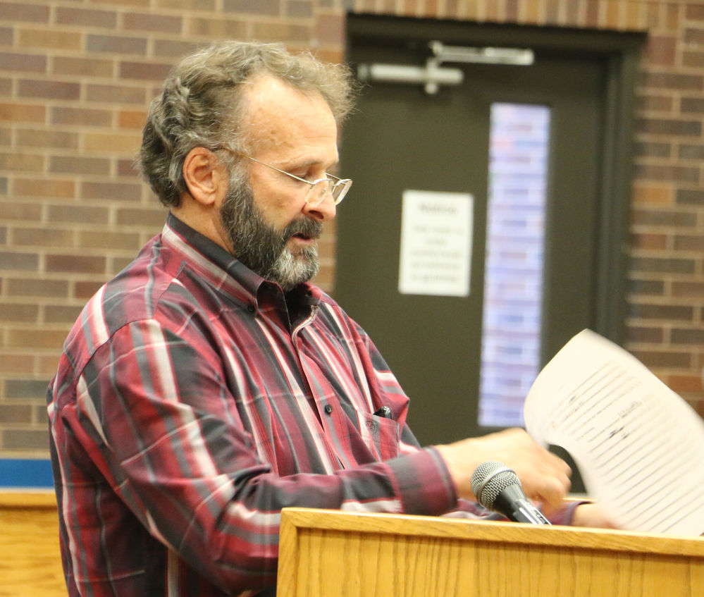 Citizens voice concerns about landfill, allege violations of