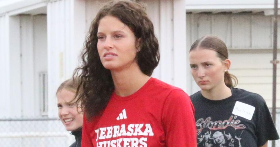 Karsyn Leeling brings All-American experience to young high jumpers in the region
