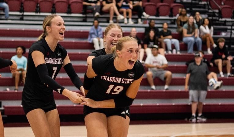 Eagles Complete Comeback, Stun Western VB