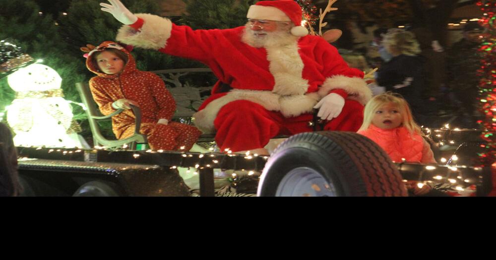 Scottsbluff Holiday Parade draws thousands