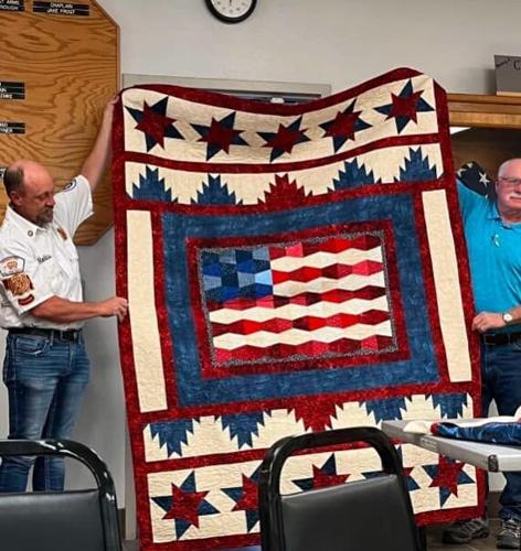 Honoring Buchheit with a Quilt of Valor
