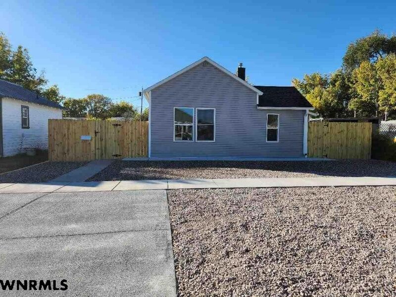 2 Bedroom Home in Gering 162,500