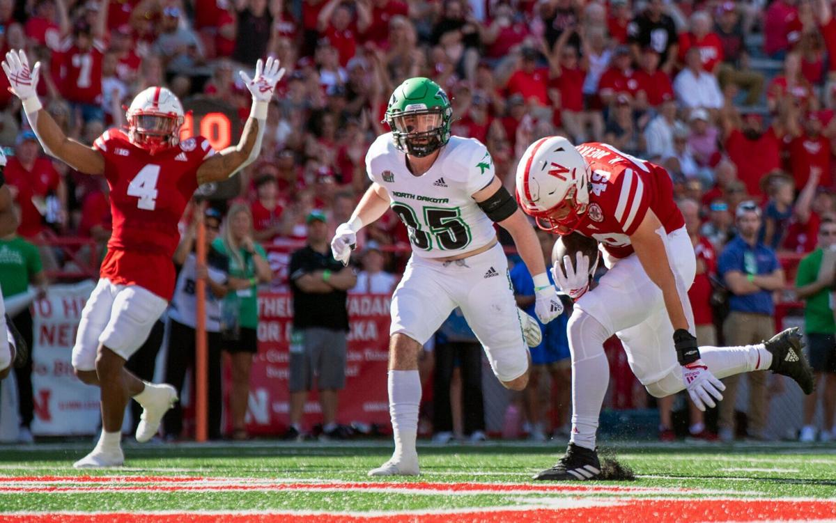 UND football Herald mailbag: Quarterback competition, offensive