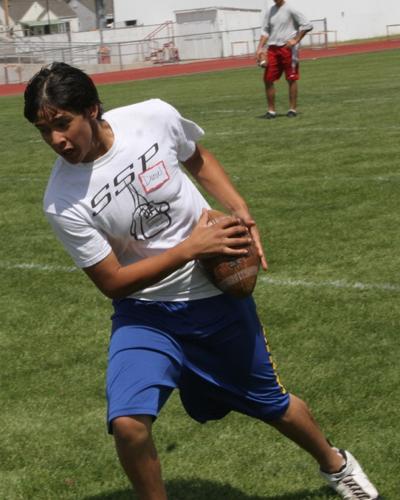 Former Huskers motivate at camp-Daniel Cardona