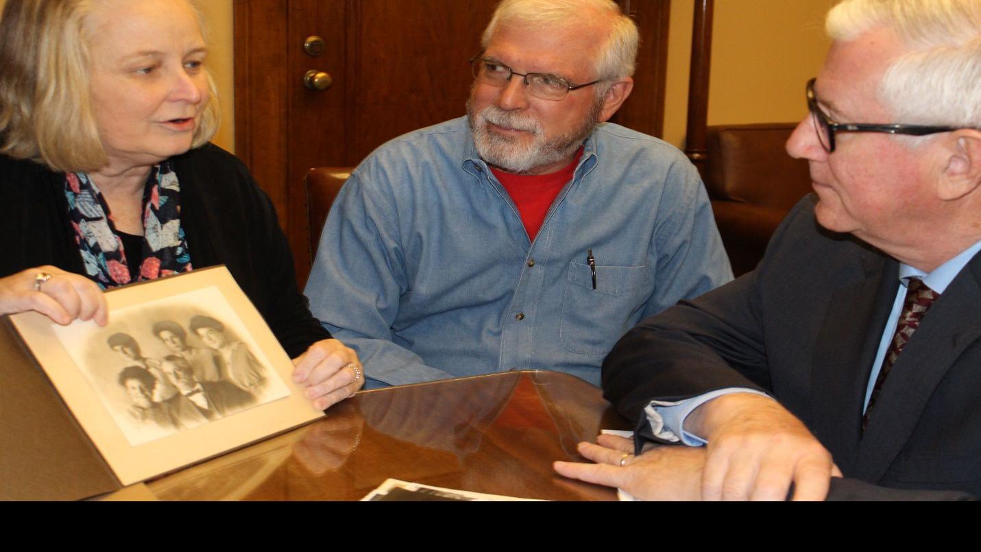 Texan Finds 49 000 In Nebraska She Didn T Know She Had With Help From Treasurer S Office State And Regional News Starherald Com