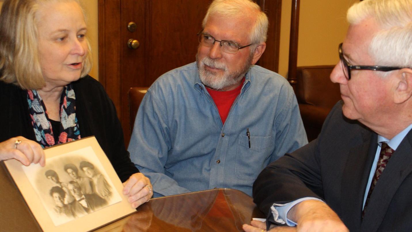 Texan Finds 49 000 In Nebraska She Didn T Know She Had With Help From Treasurer S Office State And Regional News Starherald Com