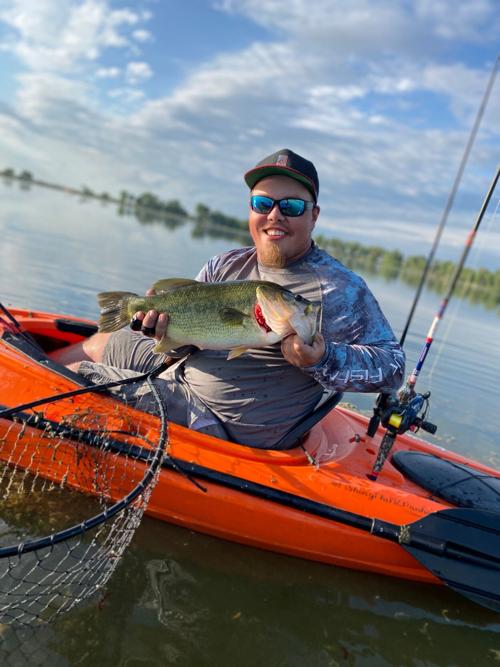 Colby Risseeuw reels in 21 1/2 inch largemouth bass