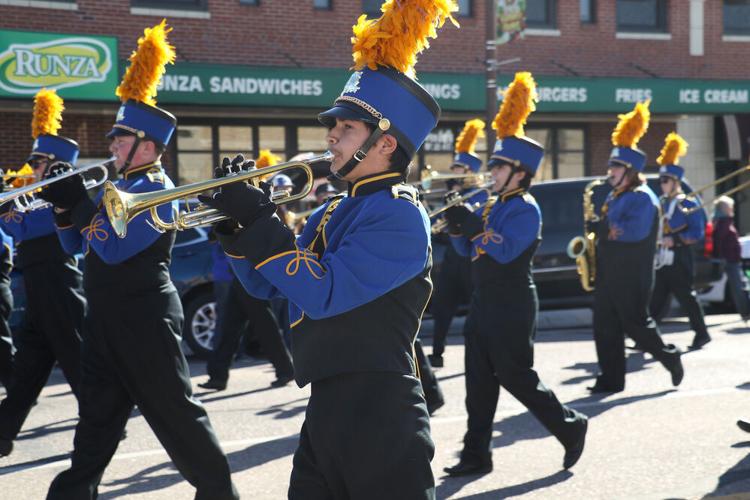 Gering bands march in time