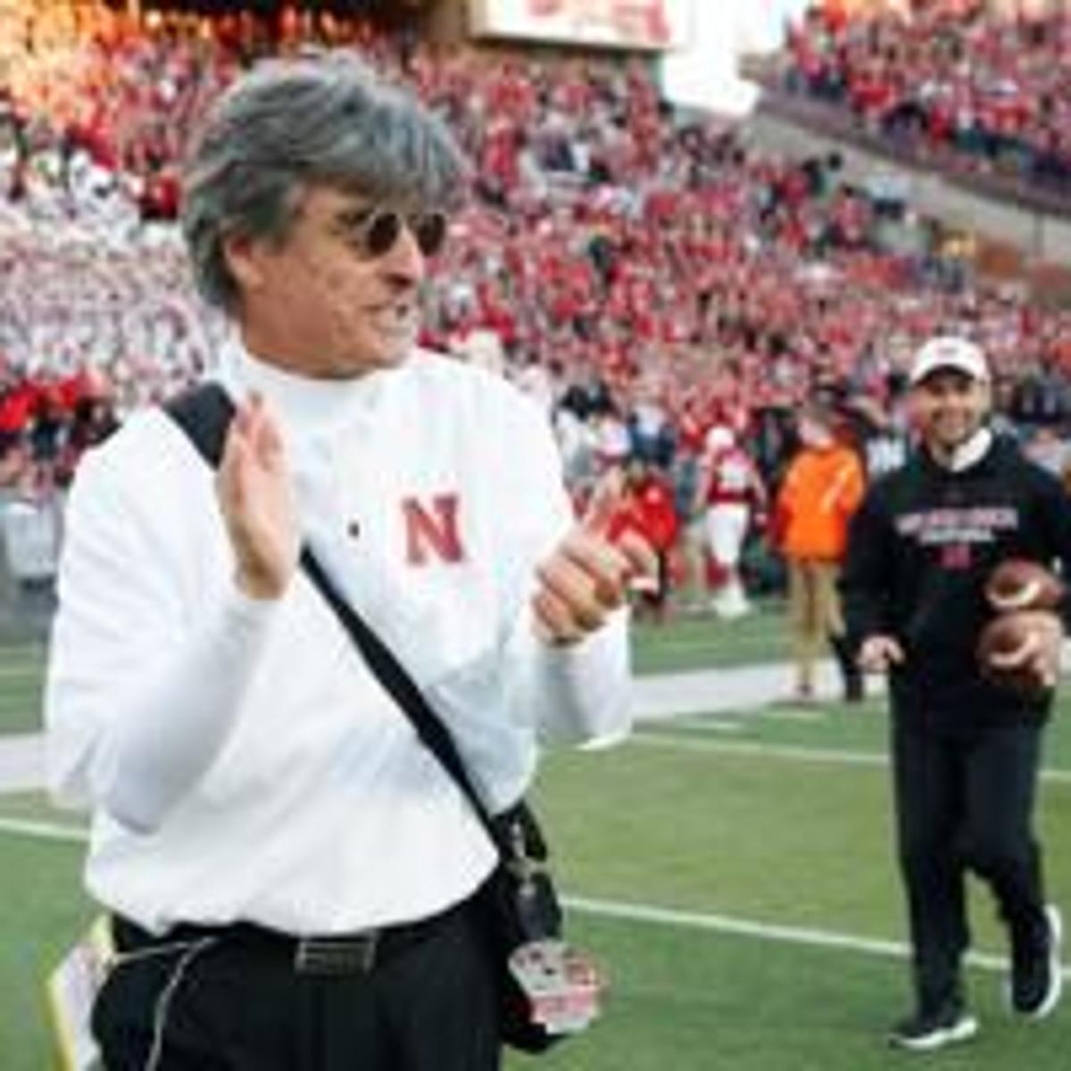 Husker Notes How Mario Verduzco Drives Adrian Martinez Nuts Blocking Makes Troy Walters Smile Football Starherald Com