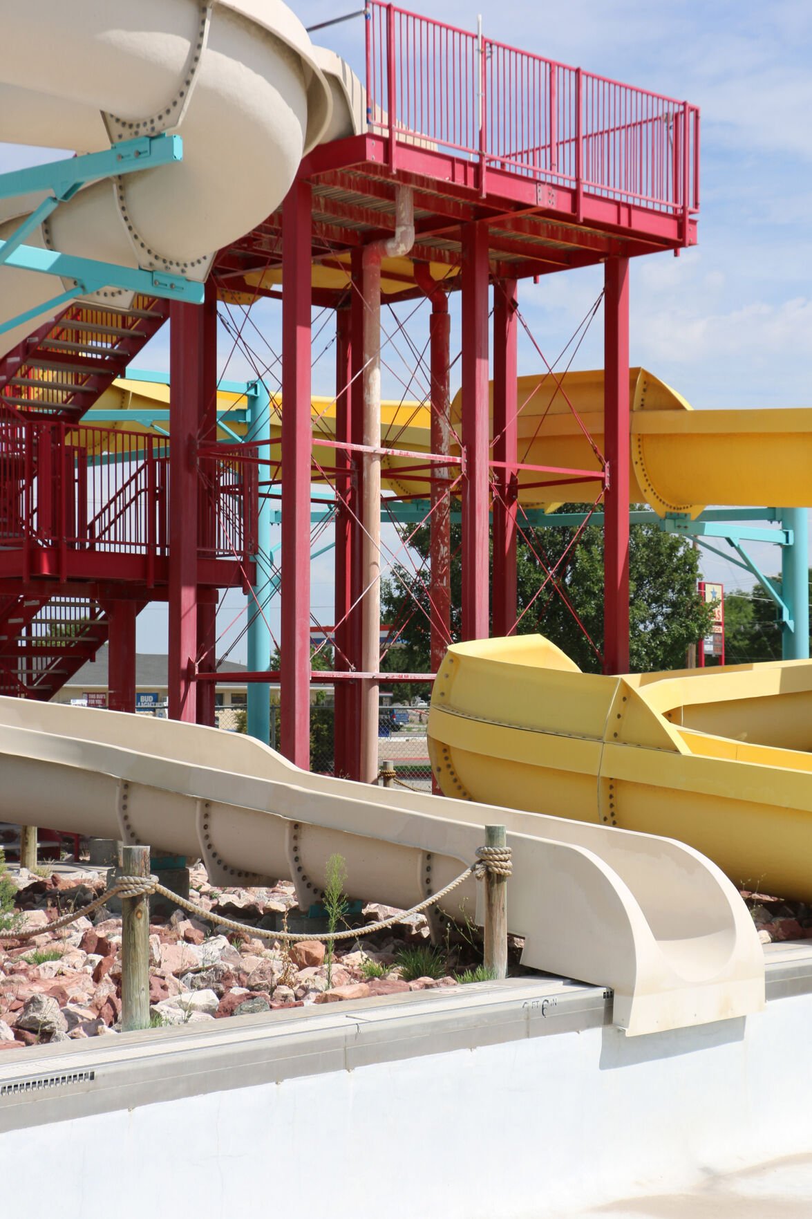 Photos Westmoor Pool In Need Of Work Local Starherald Com