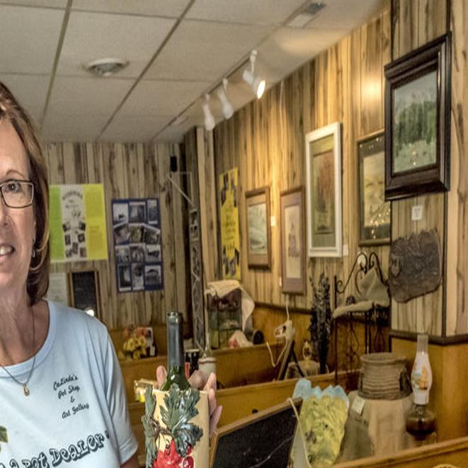 Calinda S Offers Art And Pottery And Promotes The Sandhills