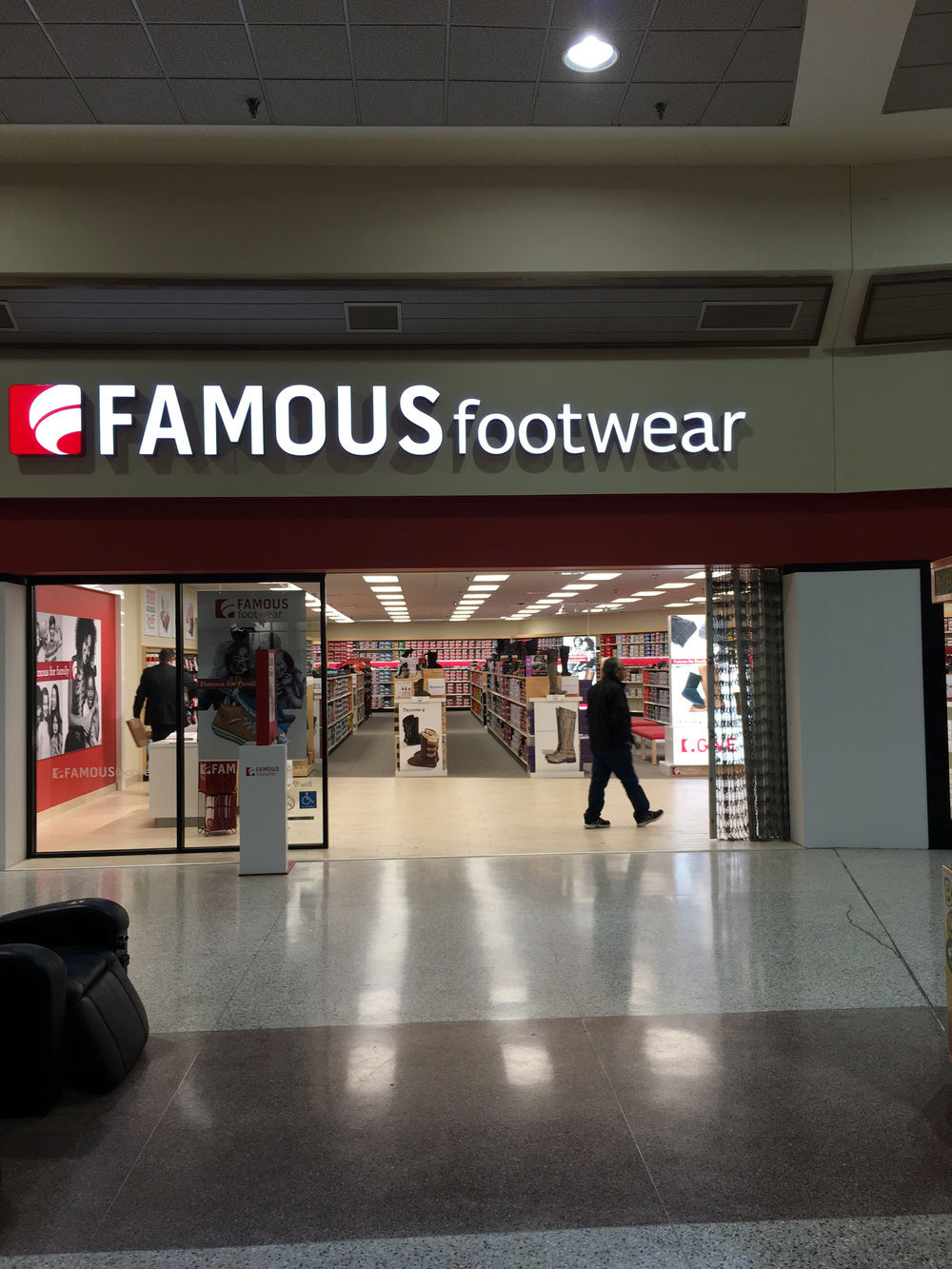 famous footwear broadway mall