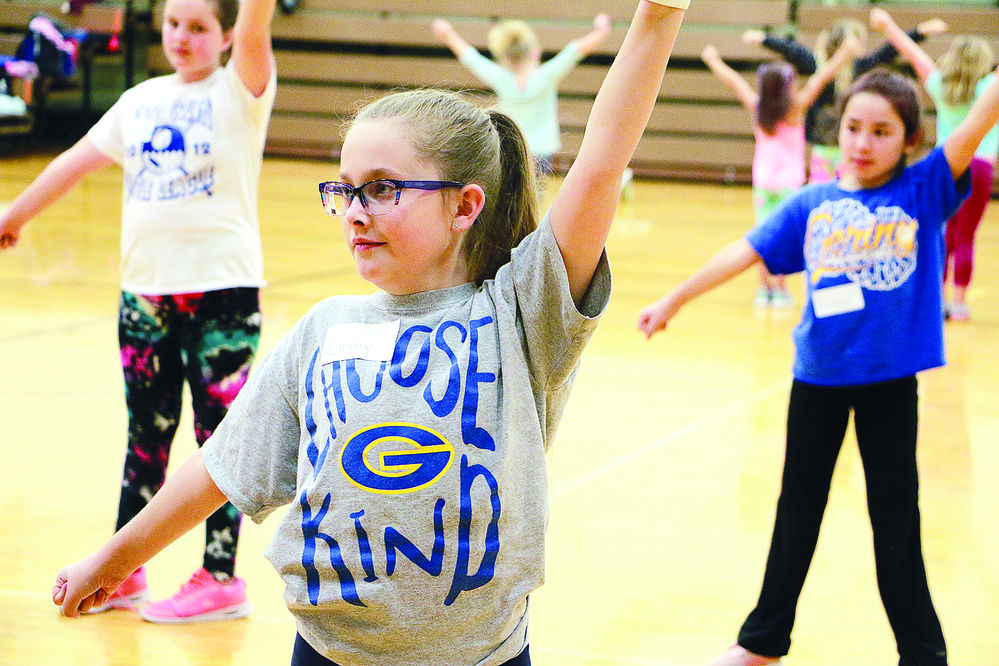 photos-mini-cheer-clinic-news-starherald