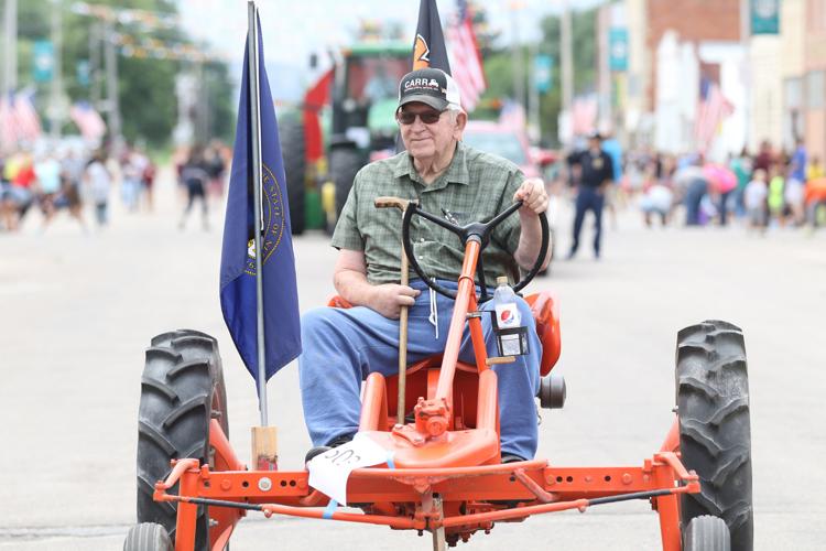 Scotts Bluff County Fair Parade kicks fair off with fun